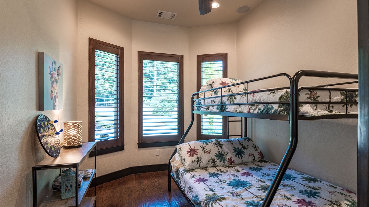 Photo of Bedroom in Montview Harbor