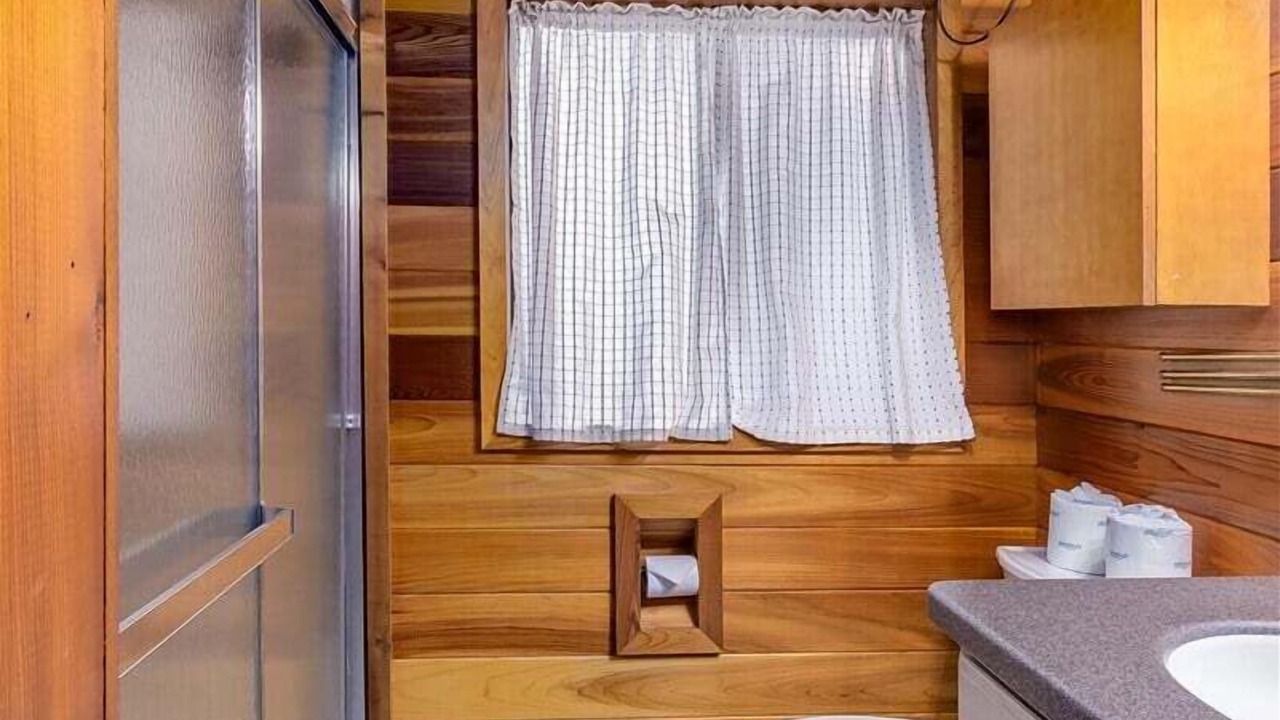 Photo of Bathroom in Packwood