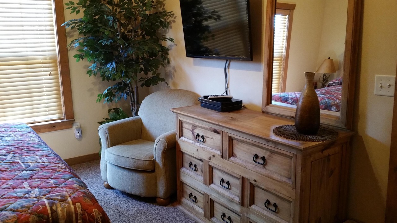 Photo of Bedroom in Branson West