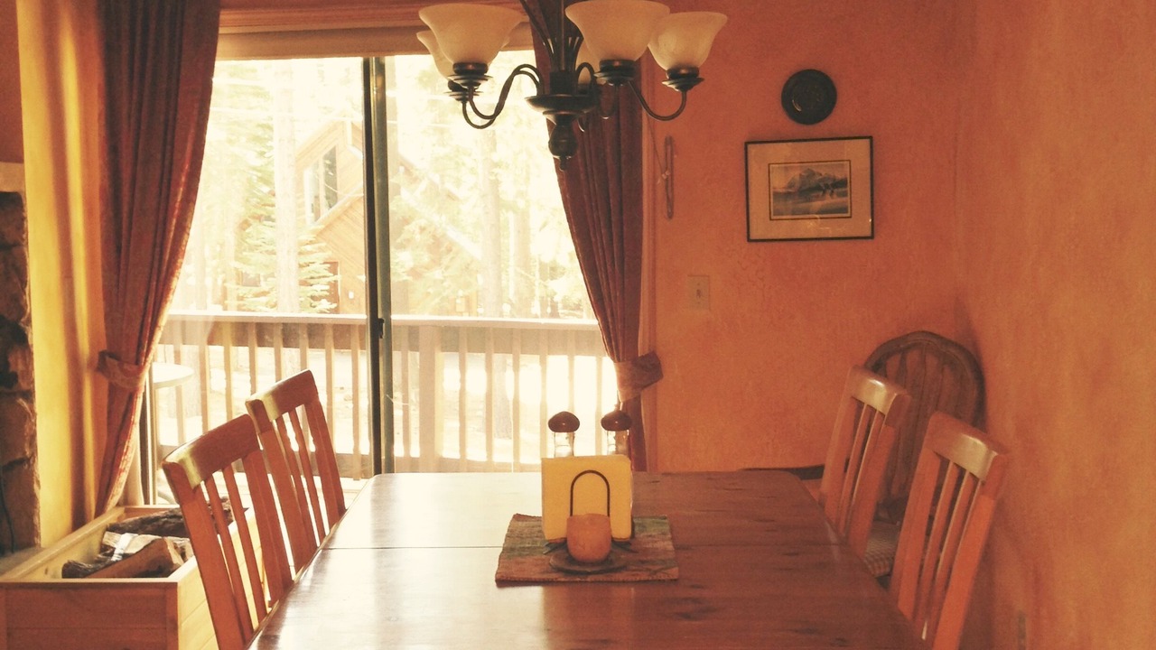 Photo of Livingroom in Truckee