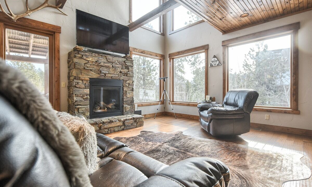 Photo of Livingroom in Deadwood