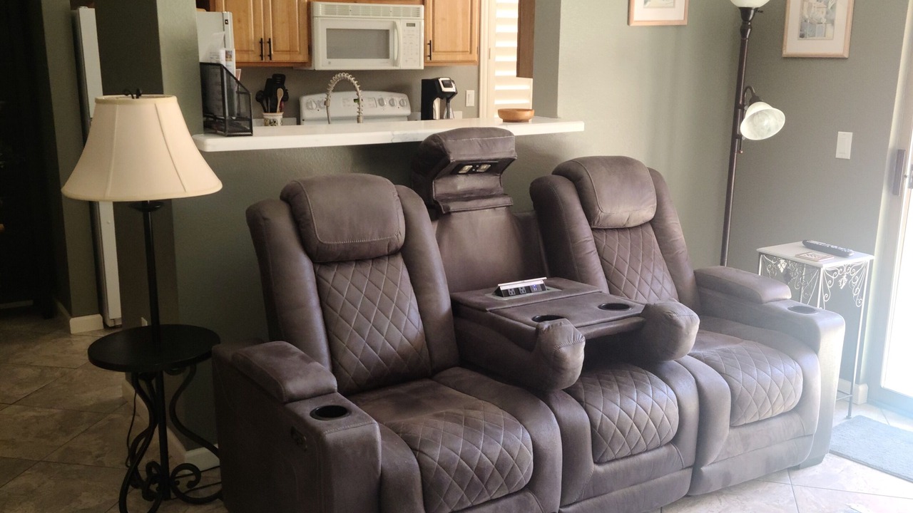 Photo of Livingroom in Surprise