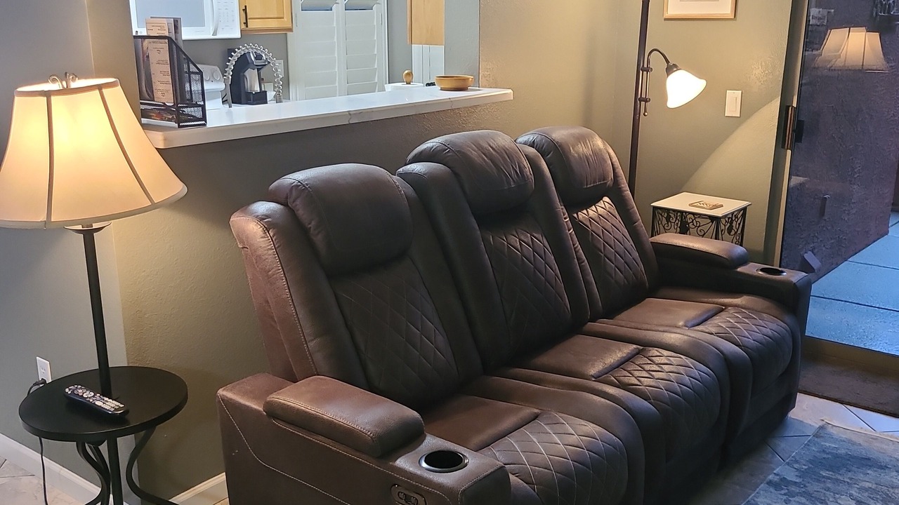 Photo of Livingroom in Surprise