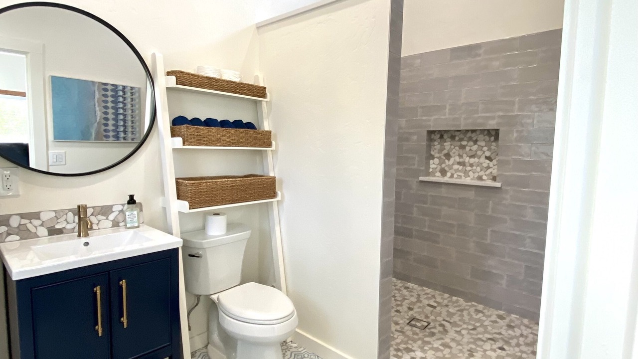 Photo of Bathroom in Harbor
