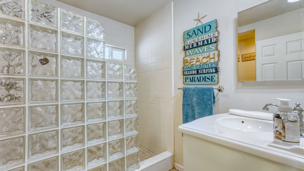 Photo of Bathroom in Harbor