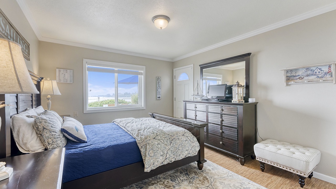 Photo of Bedroom in Harbor
