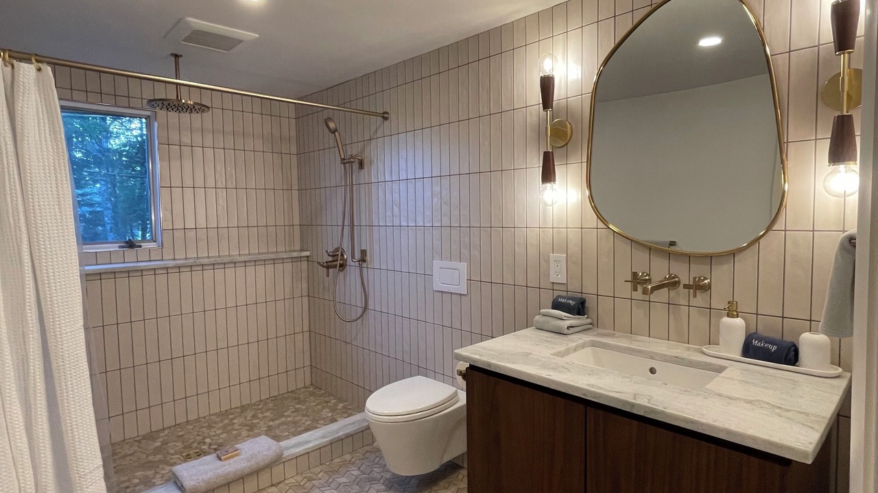 Photo of Bathroom in Tenants Harbor