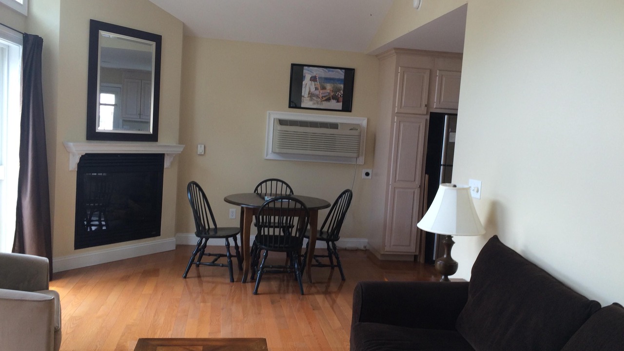 Photo of Livingroom in Westbrook Center