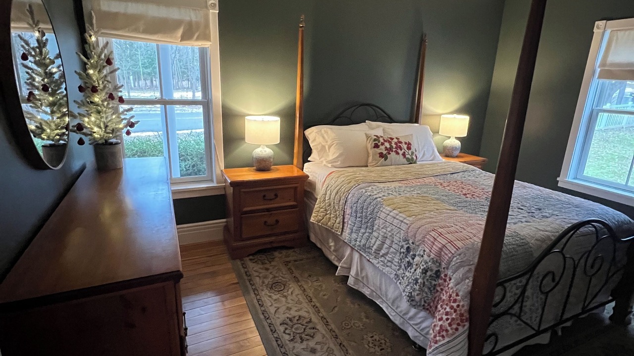 Photo of Bedroom in Northport