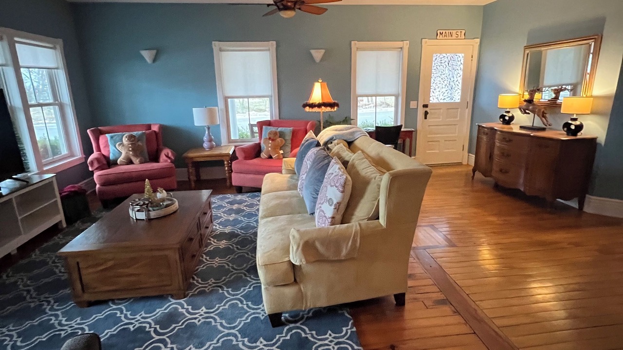 Photo of Livingroom in Northport