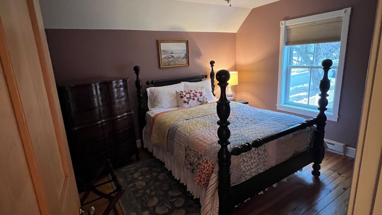 Photo of Bedroom in Northport