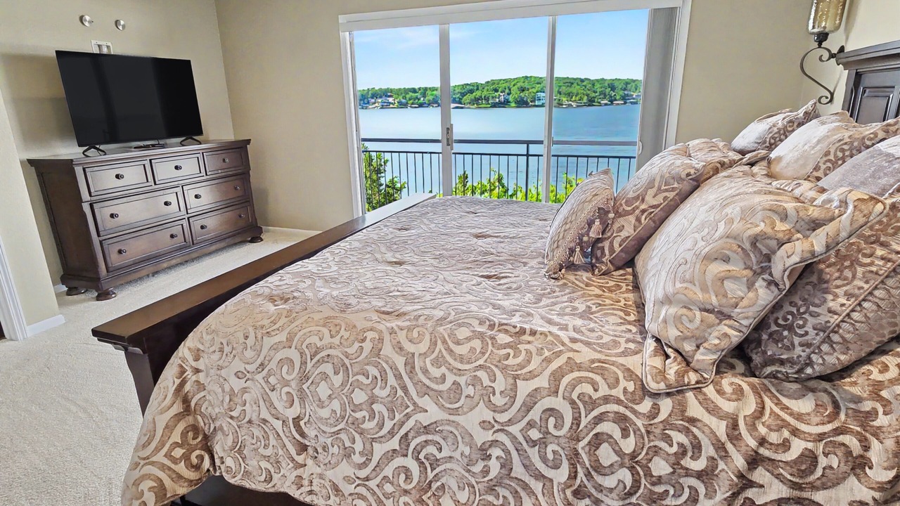 Photo of Bedroom in Lake Ozark