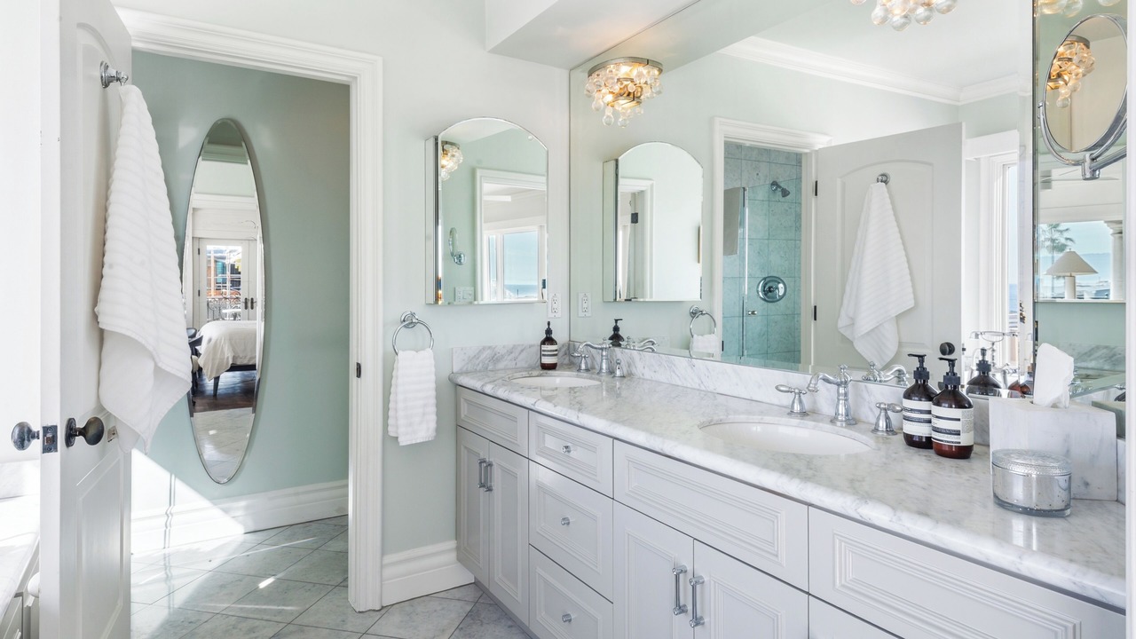 Photo of Bathroom in The Strand
