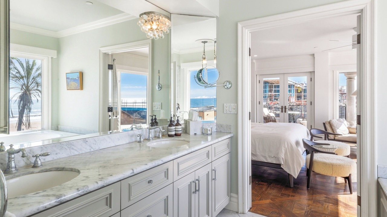 Photo of Bedroom in The Strand