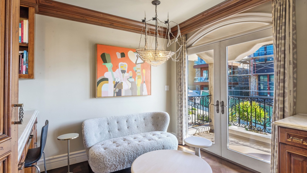 Photo of Livingroom in The Strand