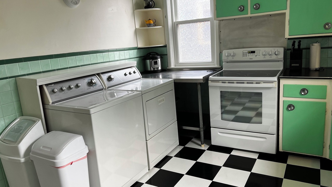 Photo of Kitchen in Downtown Niagara Falls