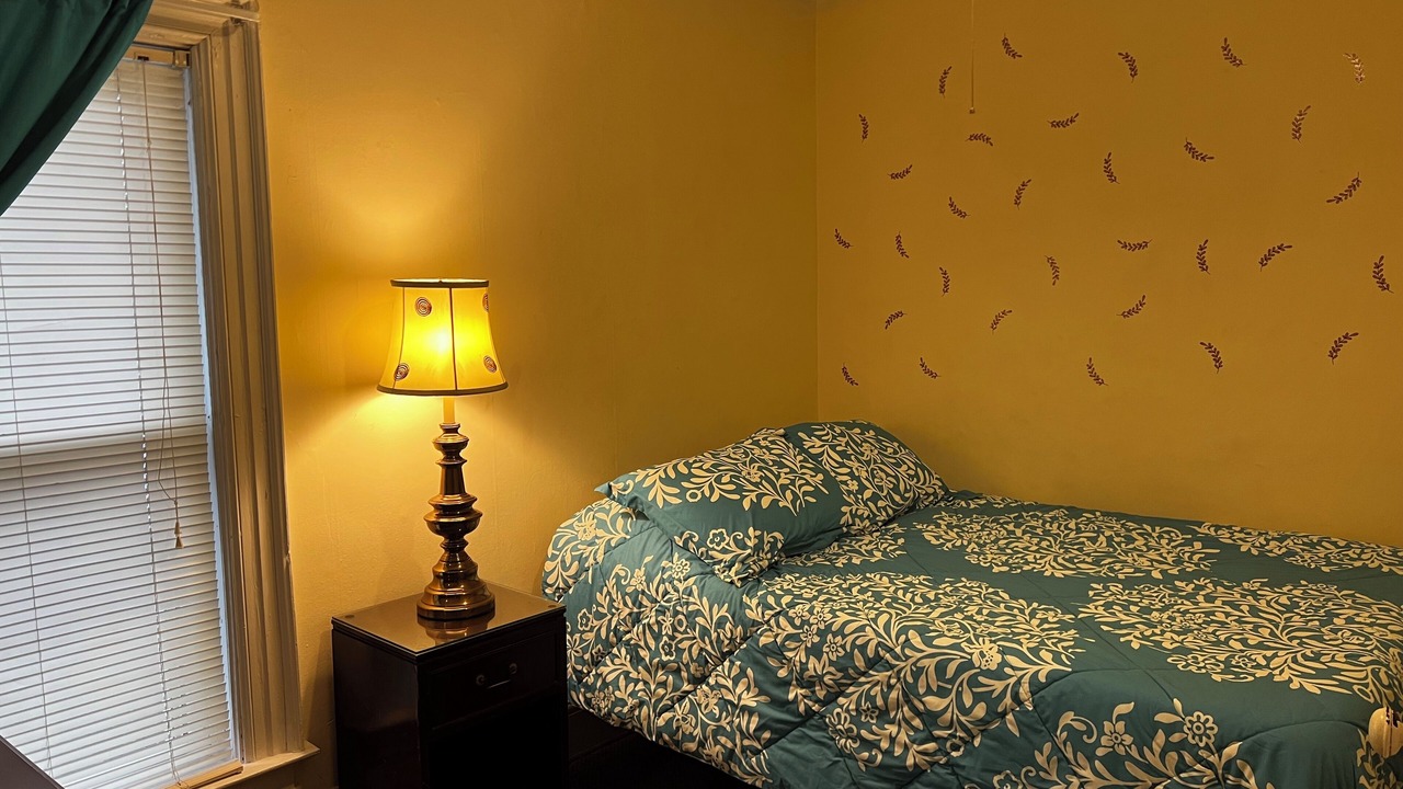 Photo of Bedroom in Downtown Niagara Falls