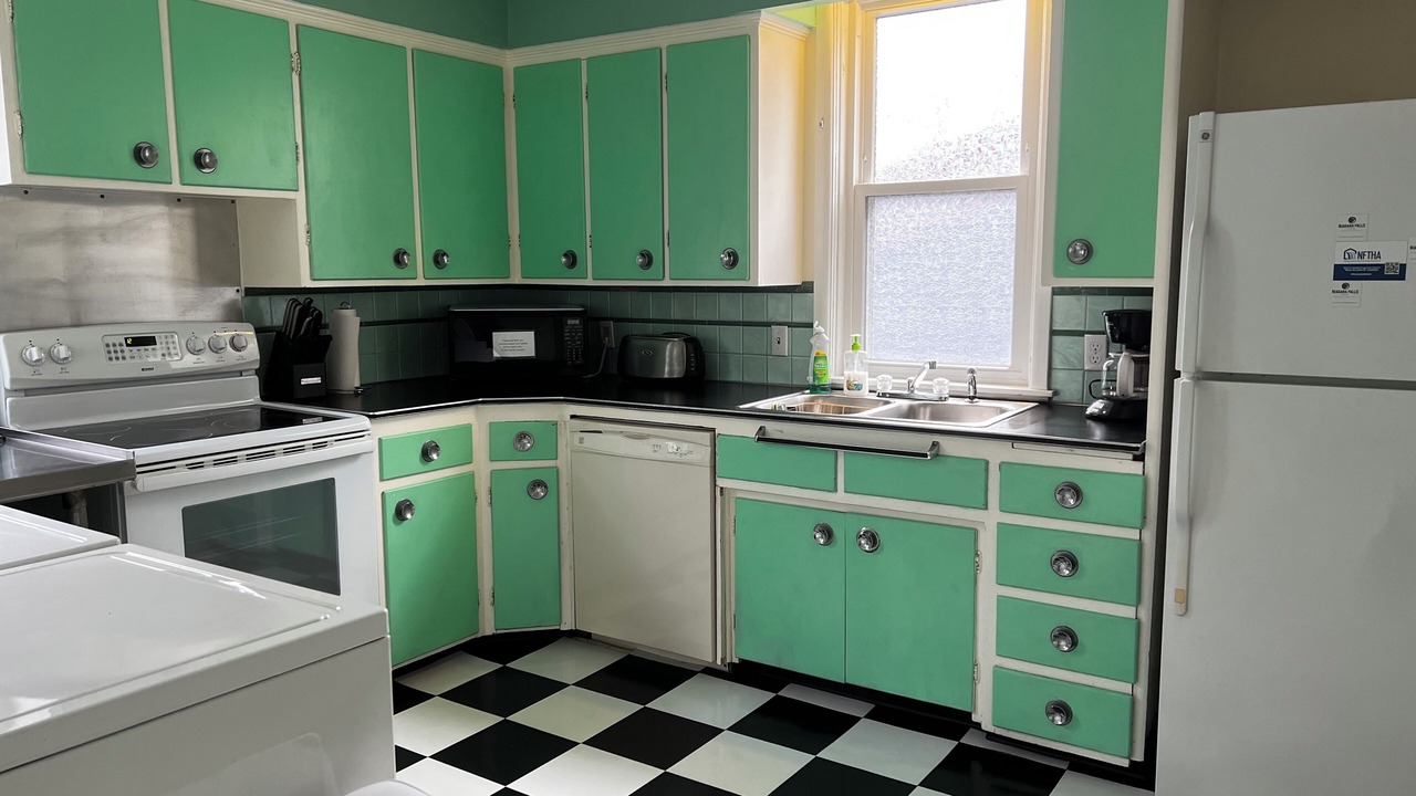 Photo of Kitchen in Downtown Niagara Falls