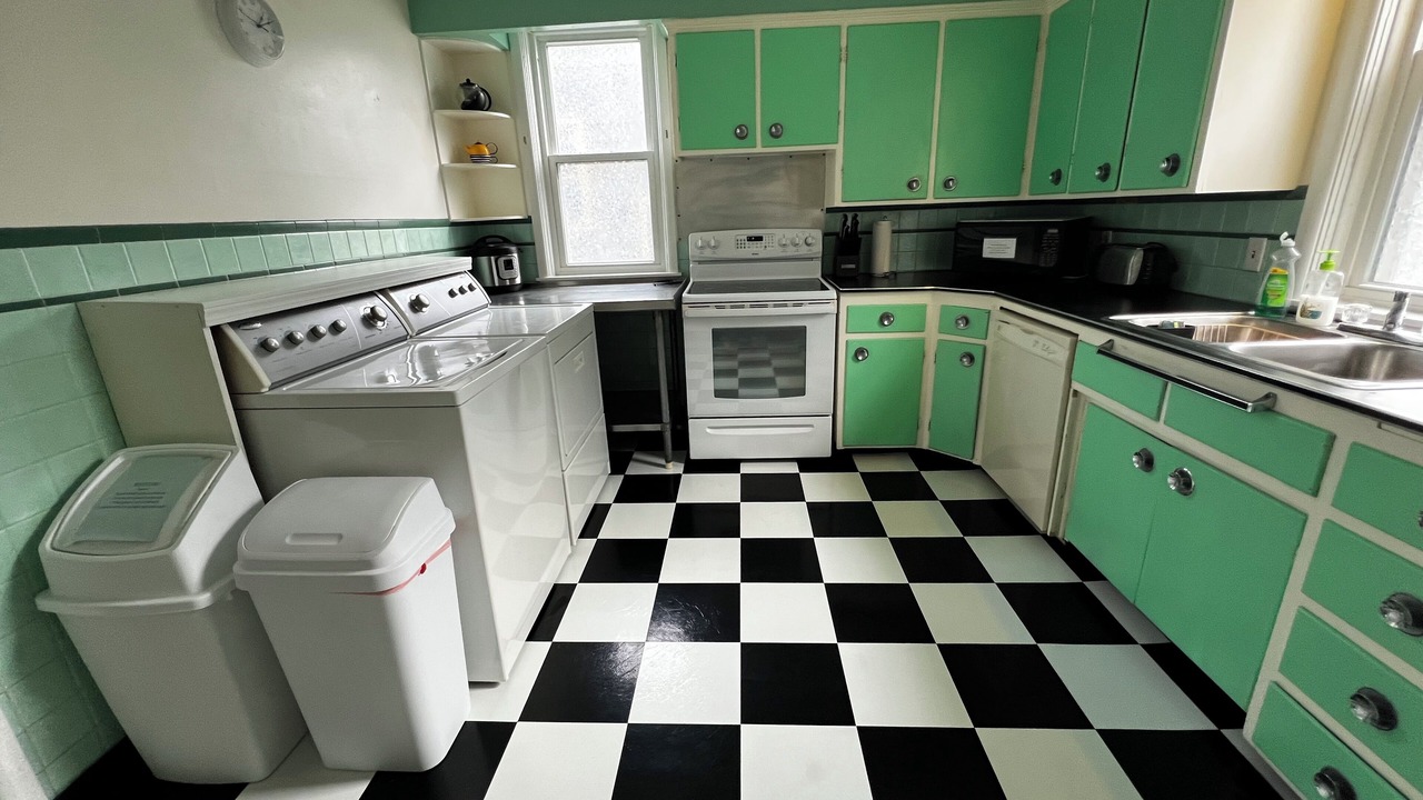 Photo of Kitchen in Downtown Niagara Falls