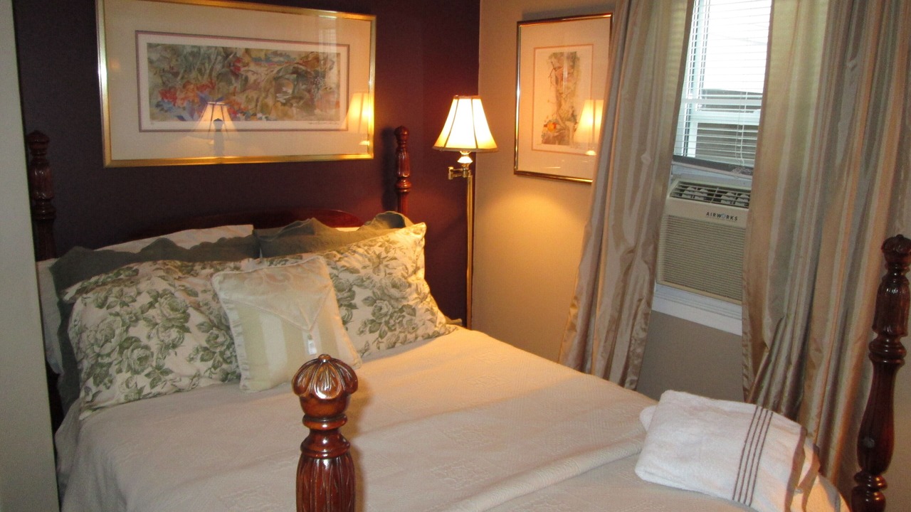 Photo of Bedroom in Niagara-on-the-Lake