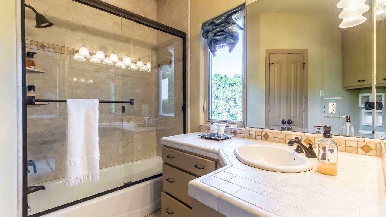 Photo of Bathroom in Cedar Hill