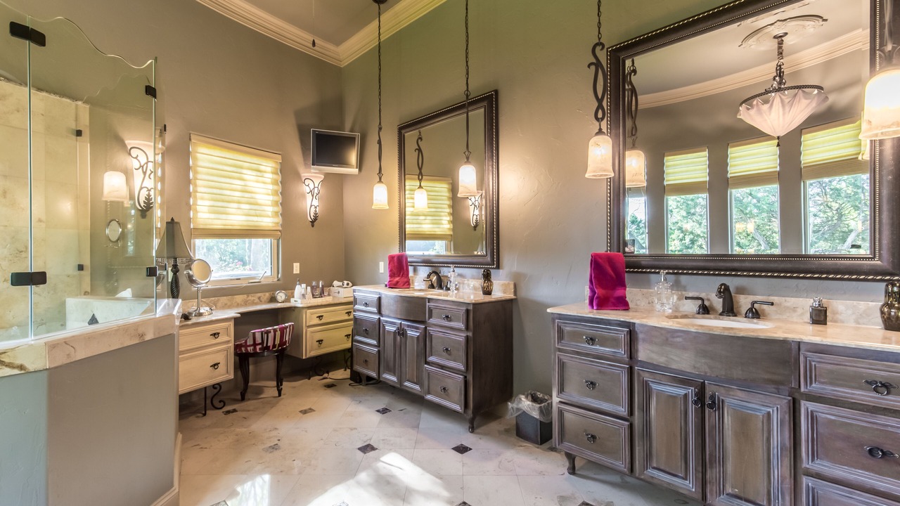 Photo of Bathroom in Cedar Hill