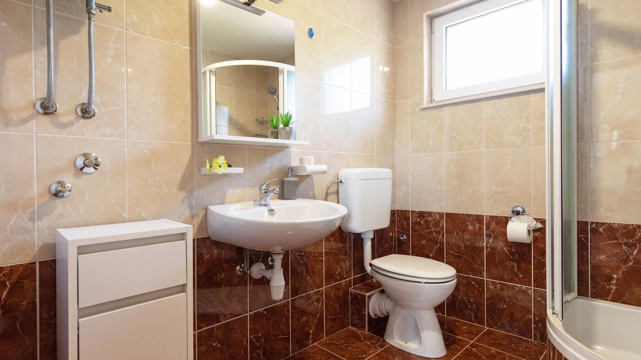 Photo of Bathroom in Vid