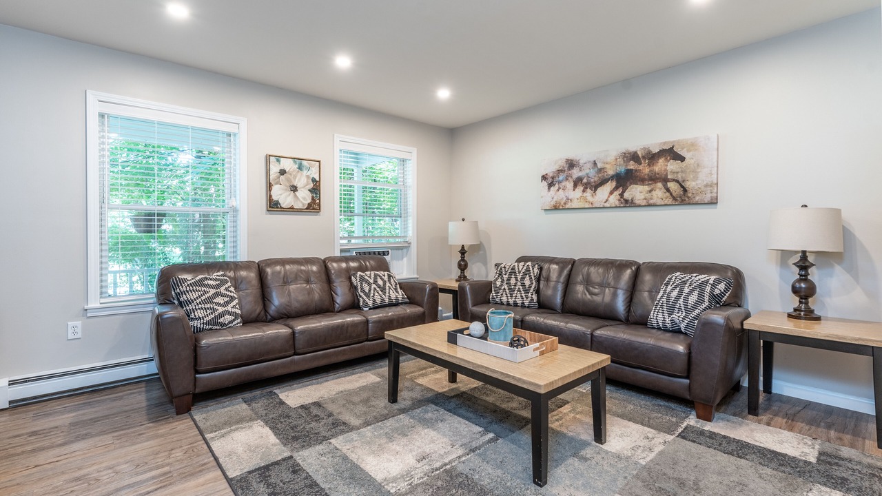 Photo of Livingroom in Saratoga Springs