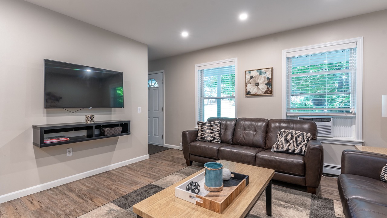 Photo of Livingroom in Saratoga Springs