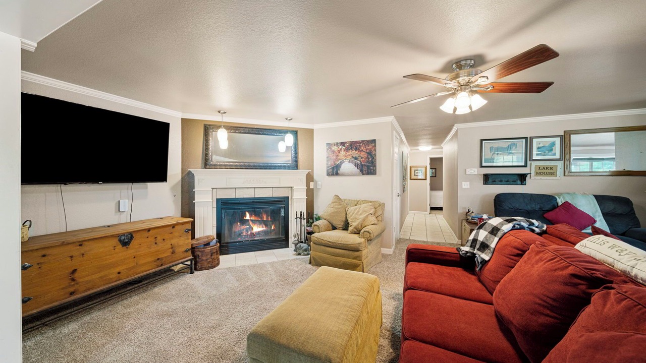Photo of Livingroom in Mayes County