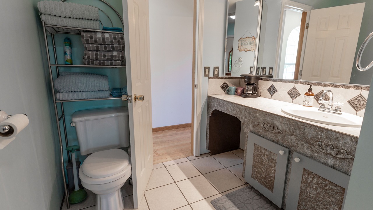 Photo of Bathroom in Pettit