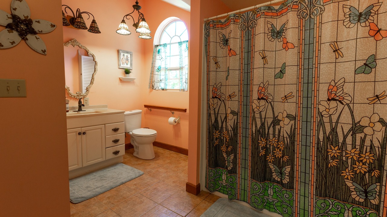 Photo of Bathroom in Pettit