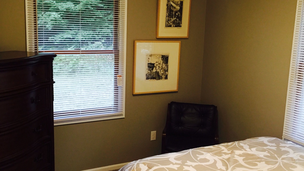 Photo of Bedroom in Maple City