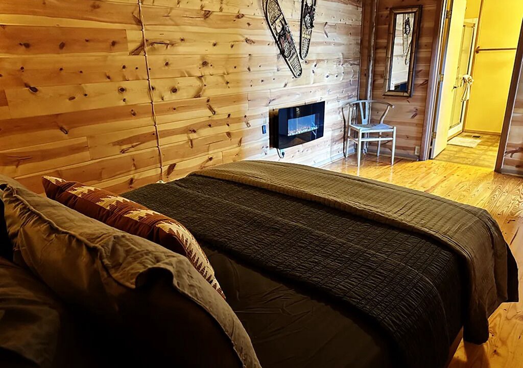 Photo of Bedroom in Smithville