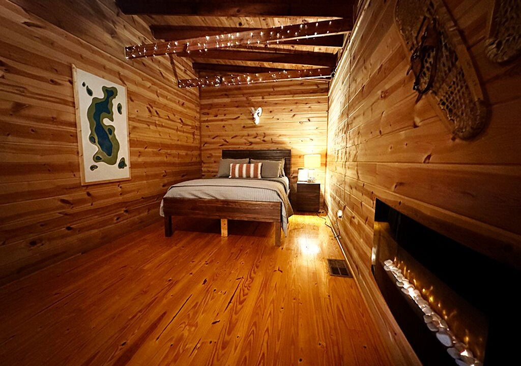 Photo of Bedroom in Smithville