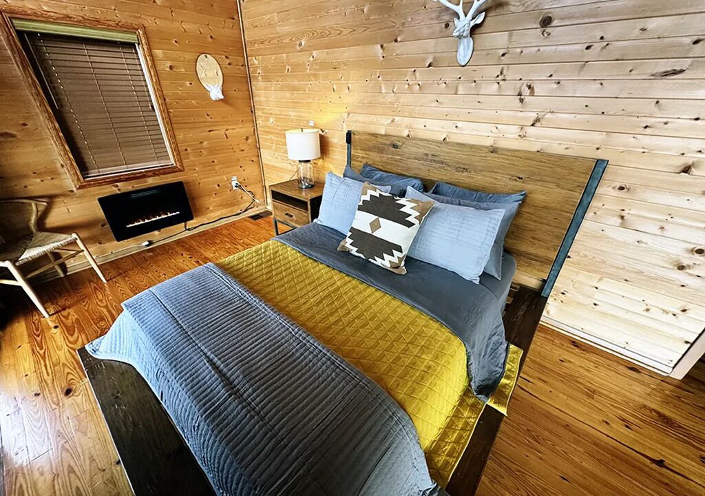 Photo of Bedroom in Smithville