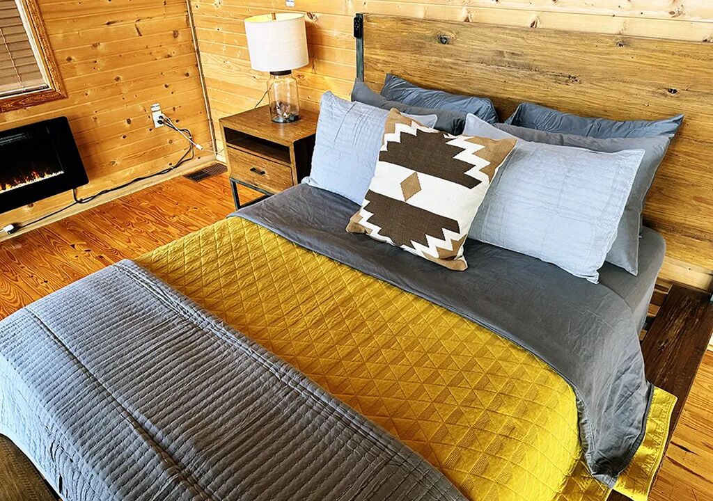 Photo of Bedroom in Smithville