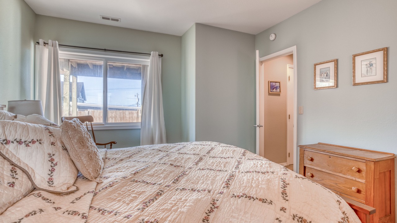 Photo of Bedroom in Roads End