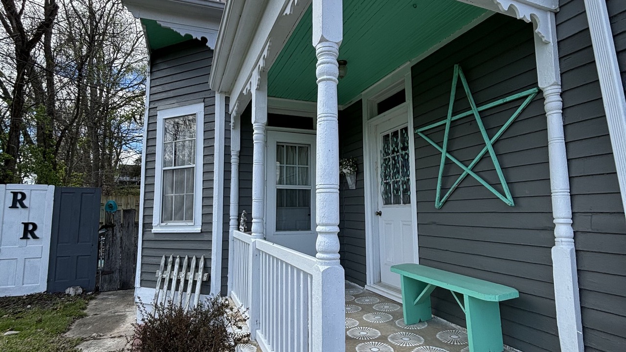 Photo of Outdoor in Lake Forest Estates