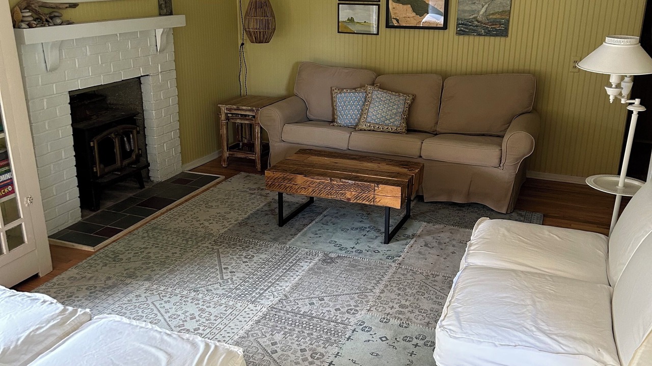 Photo of Livingroom in Lake Township