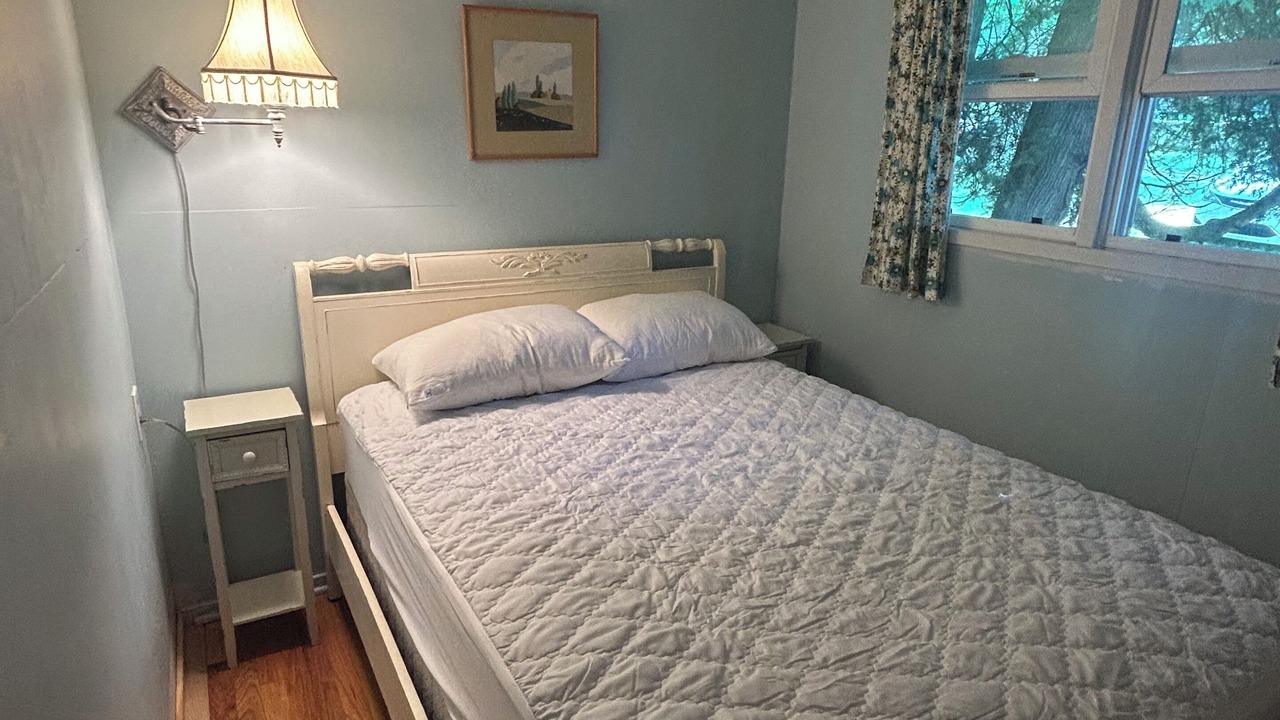 Photo of Bedroom in Lake Township