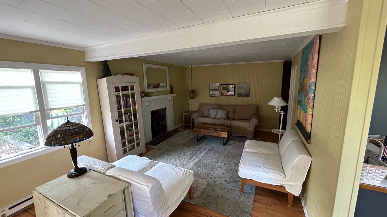 Photo of Livingroom in Lake Township