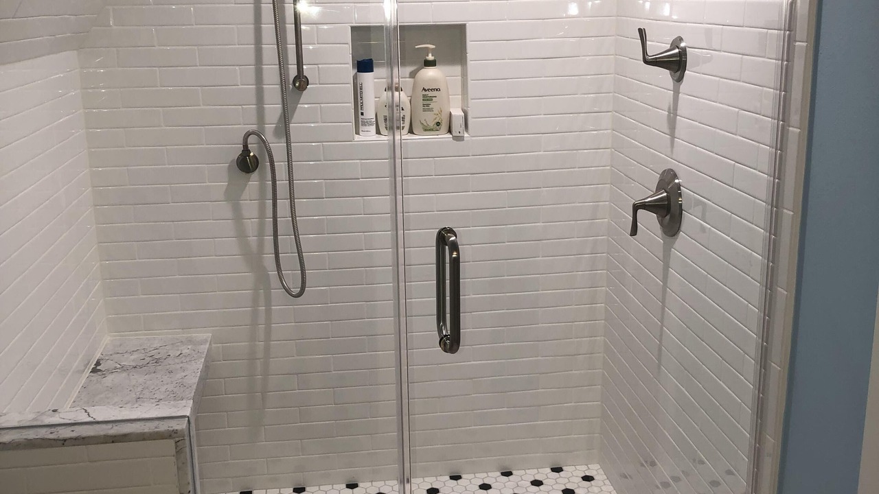 Photo of Bathroom in Boulevard Oaks