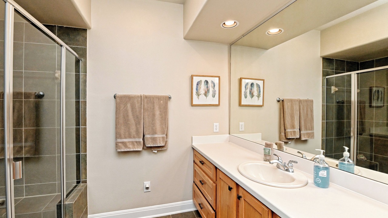 Photo of Bathroom in Lakecliff On Lake Travis