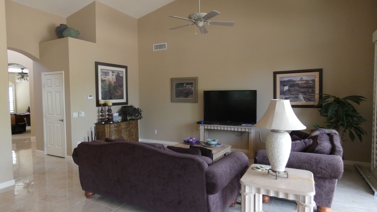 Photo of Livingroom in Palm Valley
