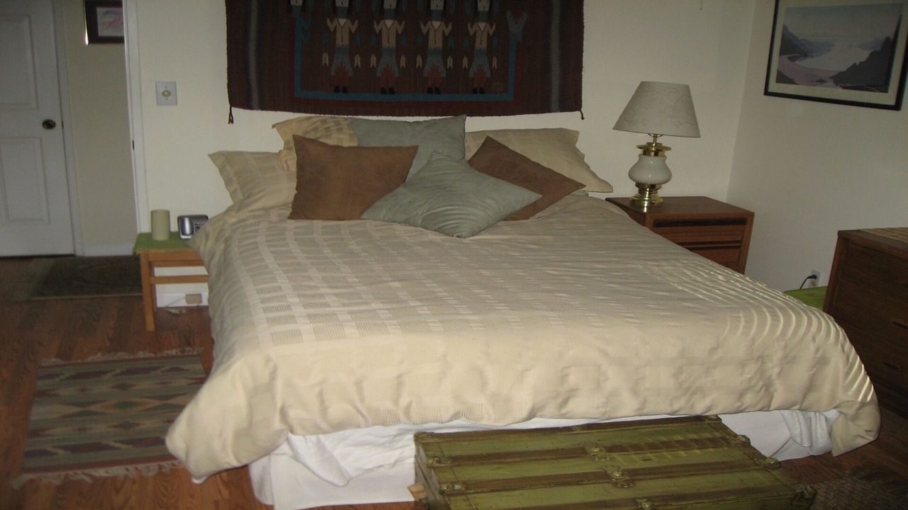 Photo of Bedroom in Dutch Flat