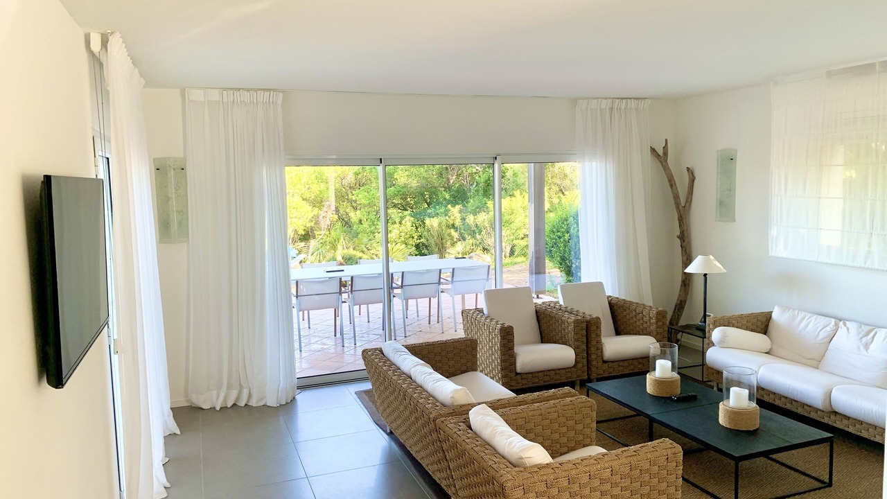 Photo of Livingroom in Pinarellu