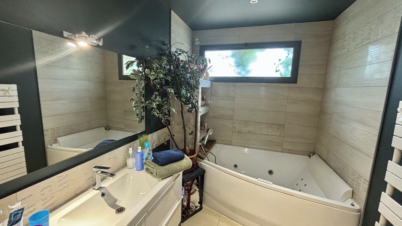 Photo of Bathroom in Saint-Gely-du-Fesc