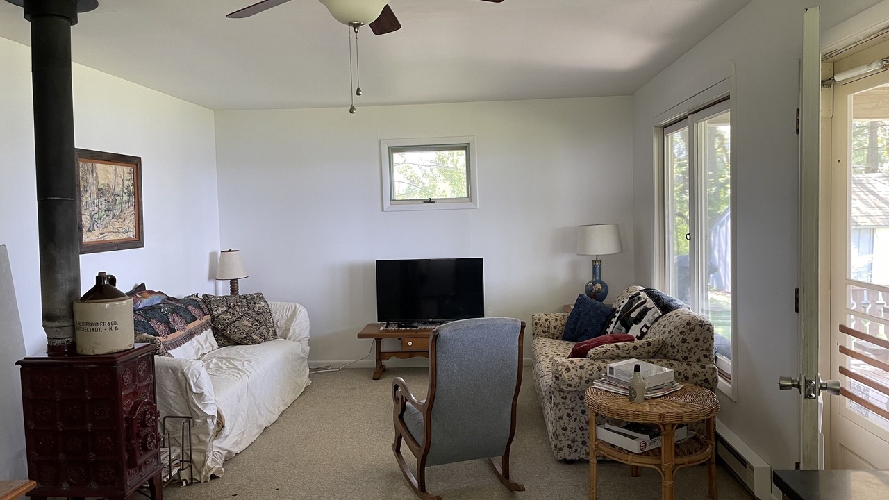 Photo of Livingroom in North Hero