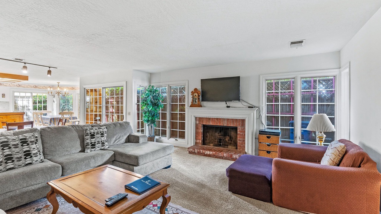 Photo of Livingroom in Seabright